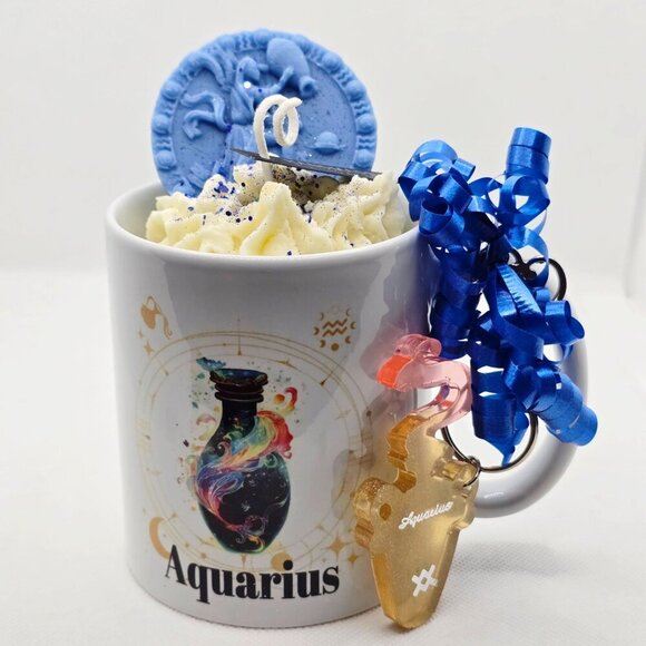 Aquarius Zodiac Candle Gift Set – 11oz Layered Mug Candle + Resin Keychain - Picture 1 of 12